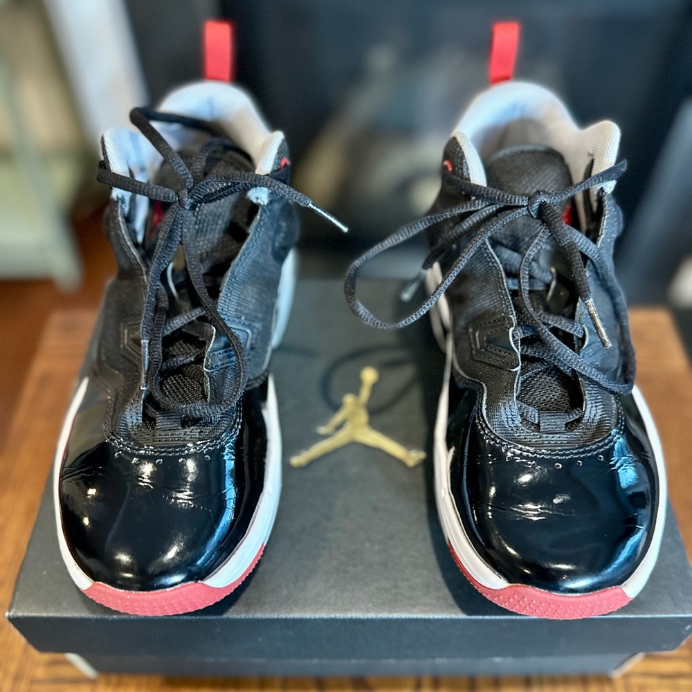JORDAN STAY LOYAL 3 (GS) Patent Black and Red Sneakers (Size- Big Kid 5)